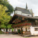 Der Gasthof zum Streichen mit der Streichenkirche,